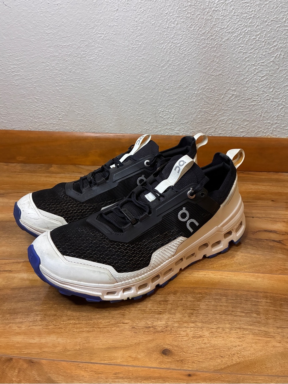 On Cloud Men’s CloudUltra Trail Running Shoes Sneakers Black White- size 8.5